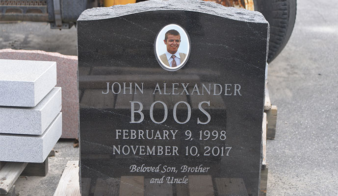 Headstone Manufacturer